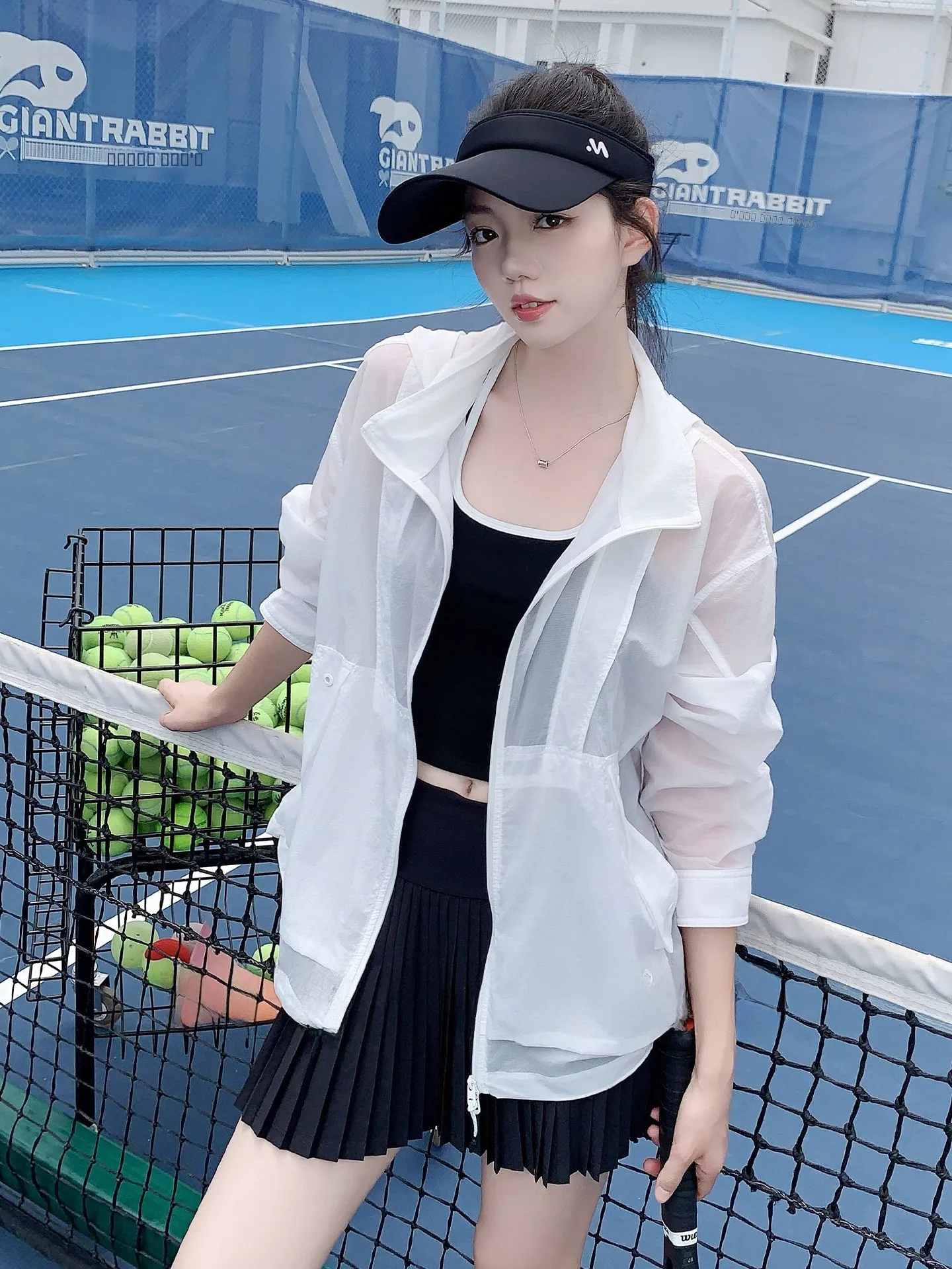 

MeiYang Matte Fini Loose Fit Hooded Jaet Women's Casual Outerwear Nylon Fabric Zipper Closure Long Sve Color