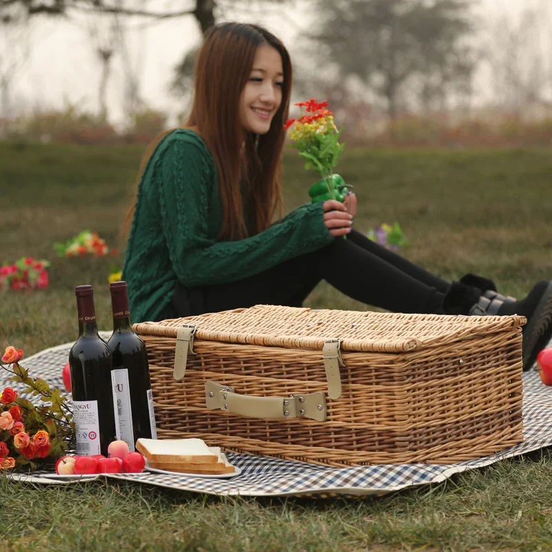 New King Wicker Picnic Basket Idyllic Outdoor Meal Box Portable Storage Baskets with Four Sets of Cutlery