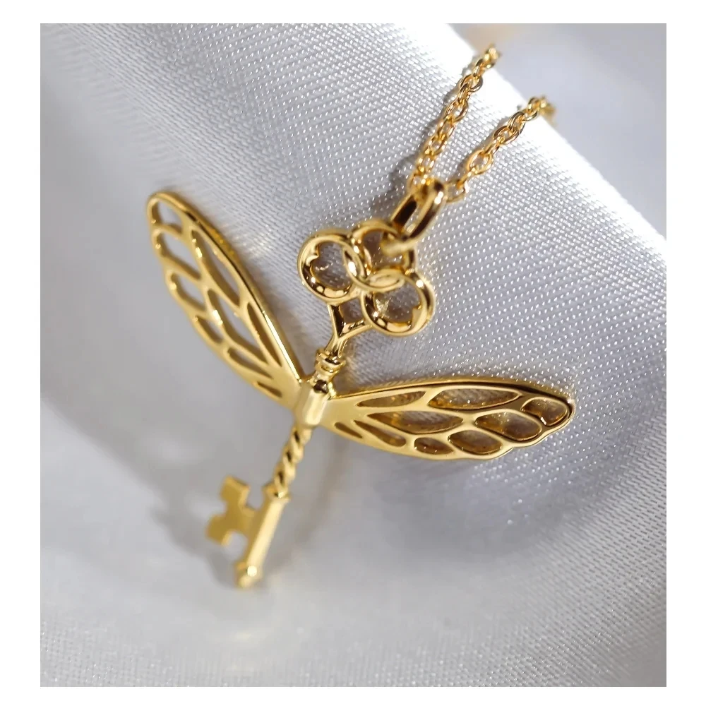 Harry Potter Winged Key Necklace Golden Snitch Pendant Necklace Fashion Jewelry Magic Key Clavicle Chains for Women Men Gift