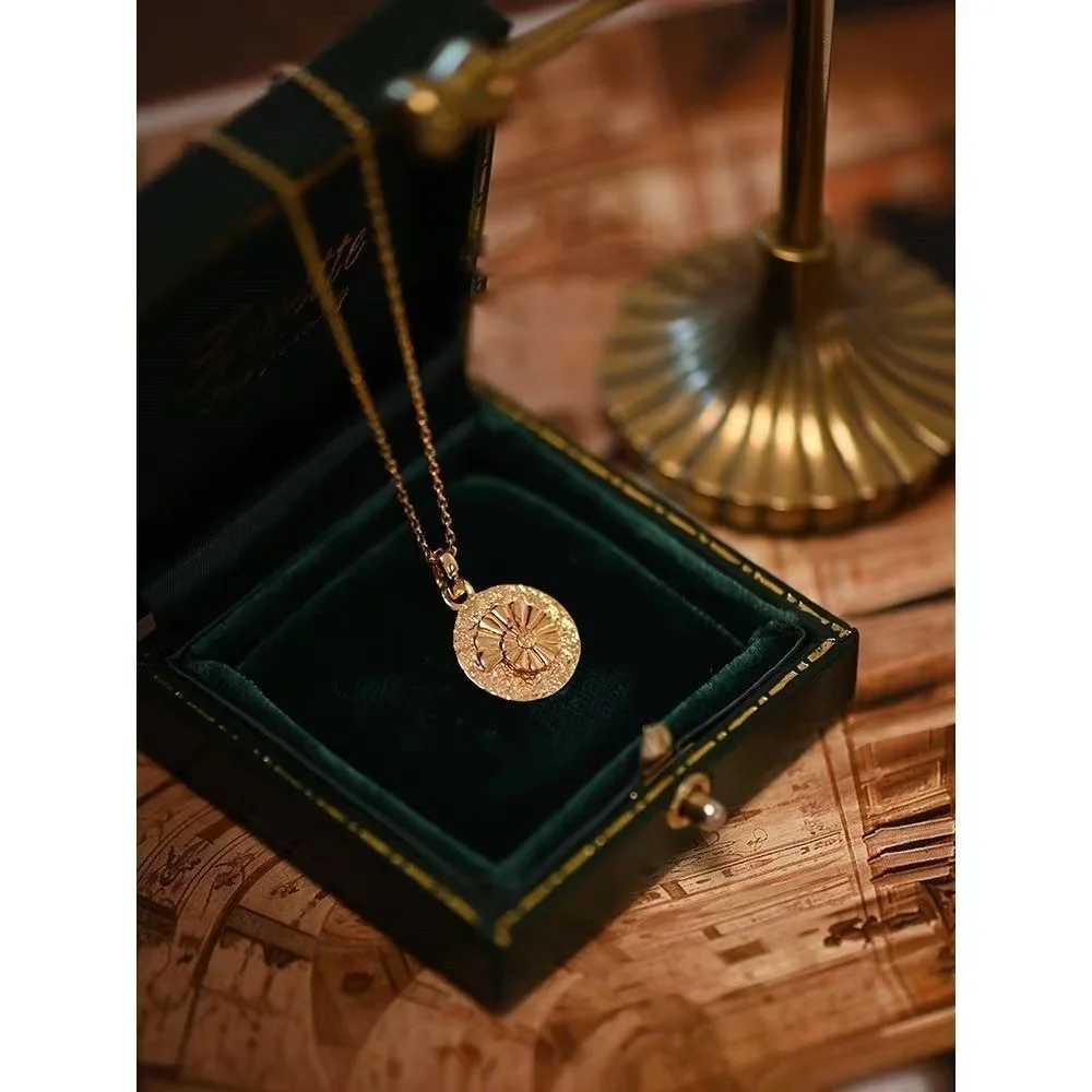 

"Old Dreams in the Deep Sea" Original French Retro Round Female Gold Coin Necklace Temperament Pendant Fashion Trend New Product
