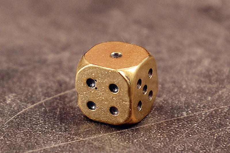 6-seitiger Vintage-Messingwürfel, kreativer Metallwürfel aus Kupfer, für Poker, Partyspiele, Heim- und Bürodekoration, Sammlerstück, Geschenk. – Detail 5