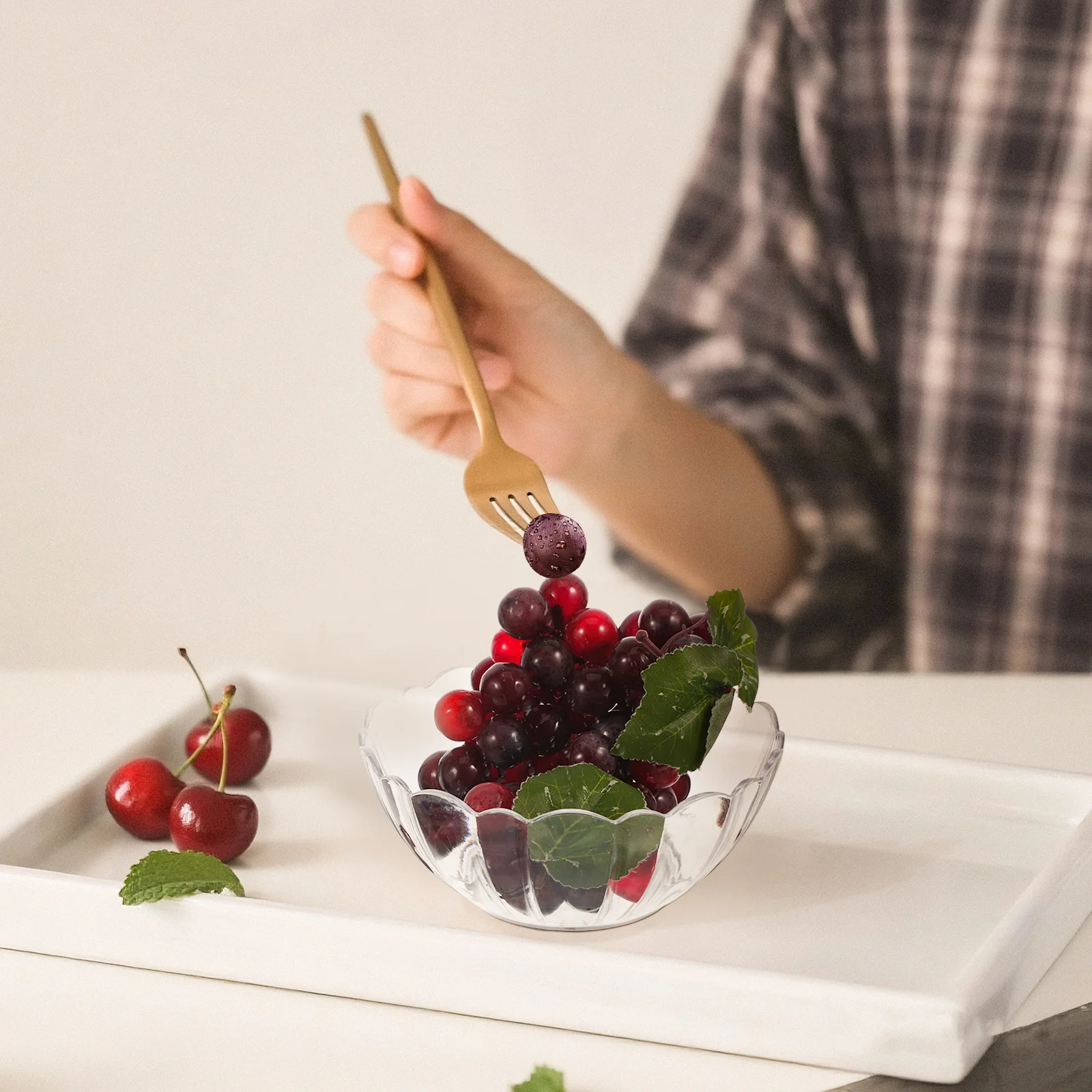 

Acrylic Clear Lotus Salad Bowl 17cm Transparent Dessert Fruit Vegetable Snack Bowl Acrylic Dessert Bowls