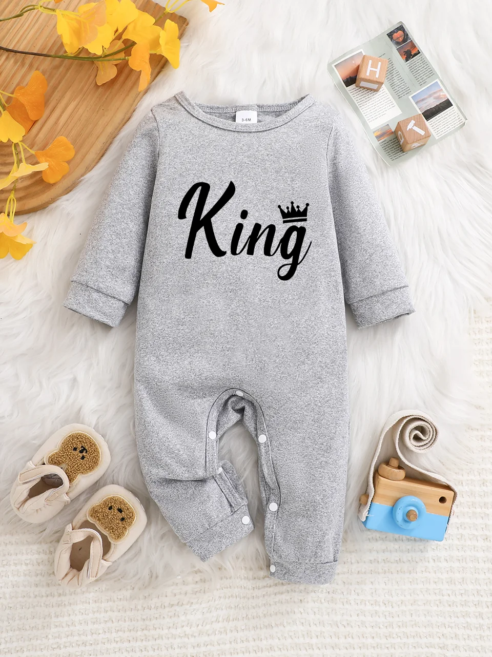 2026 Neuerscheinung: Langärmeliger Baby-Body mit Lustigem Schriftzug, Knopfdesign, Pflegeleicht, Ideal für Frischgebackene Eltern