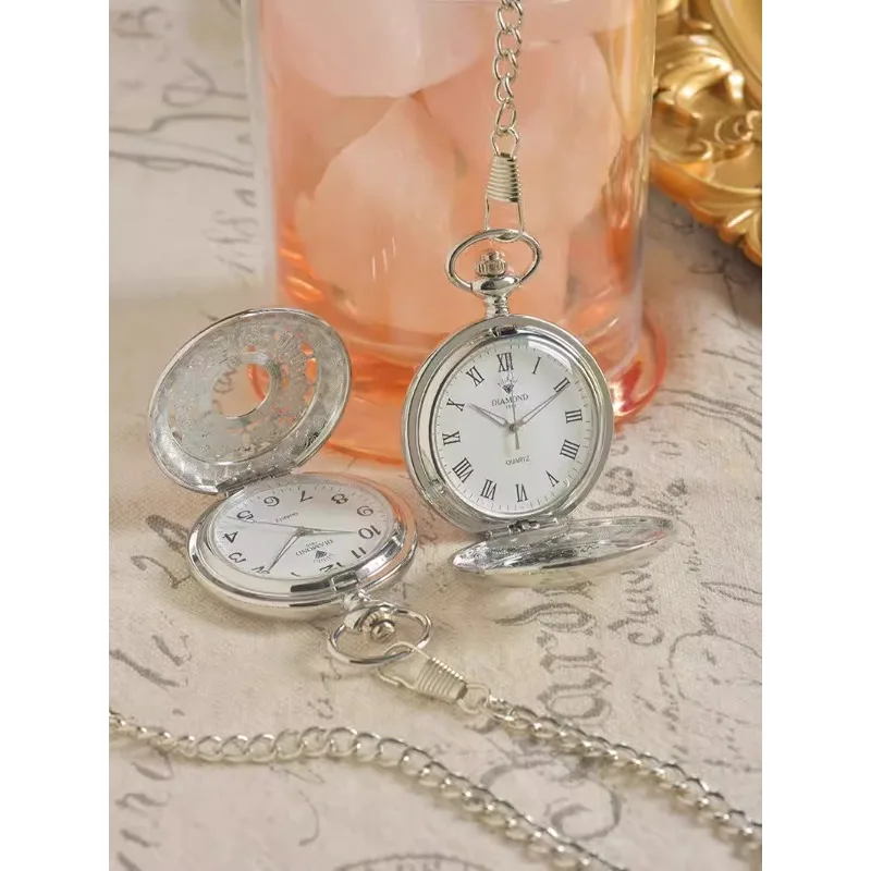 メンズクォーツ時計学生発光レトロ中空中高年ナースペンダントウォッチ