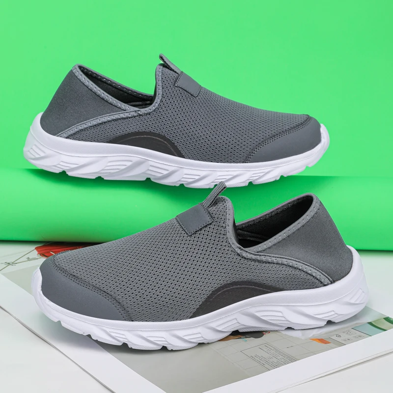 

Men's Running Walking Breathable Casual Sports Shoes Spring and Summer Running Fitness Shoes Simple and Lightweight Sliding In