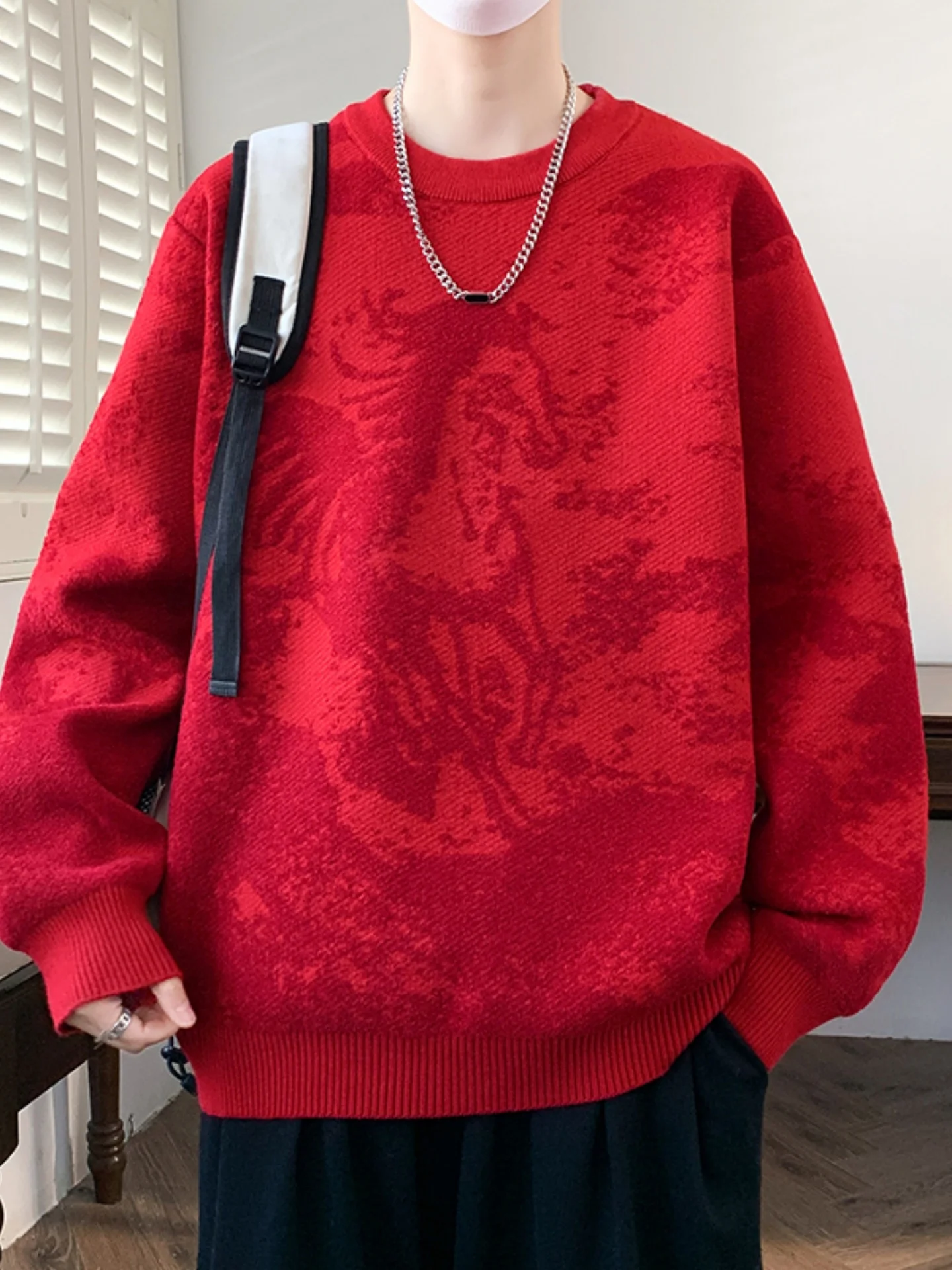 

Красный вязаный свитер с круглым вырезом и вышивкой, теплый, для мужчин и молодежи, на Год Козы (Китайский зодиак), для ношения под одеждой