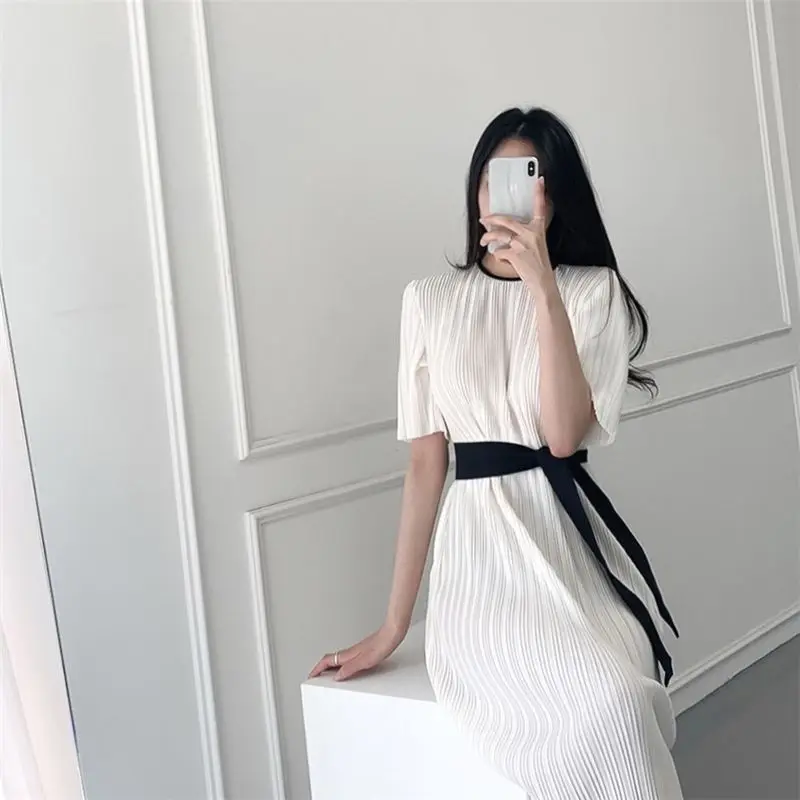 Elegant Simple Fashion Women Dress Summer New O-Neck Folds Loose Pleats Bandage Waist White Short Sleeve Loose Long Dresses 2024