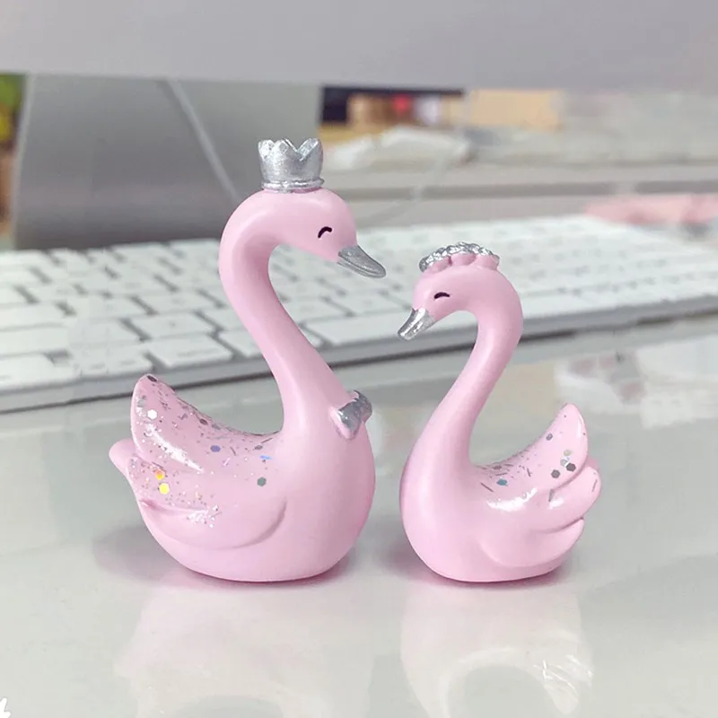 1pair Mini Resin Swan Statue Figurine Swan Cake Topper Sculpture Wedding Birthday Cake Baking Home Desktop Decor Figurines Craft