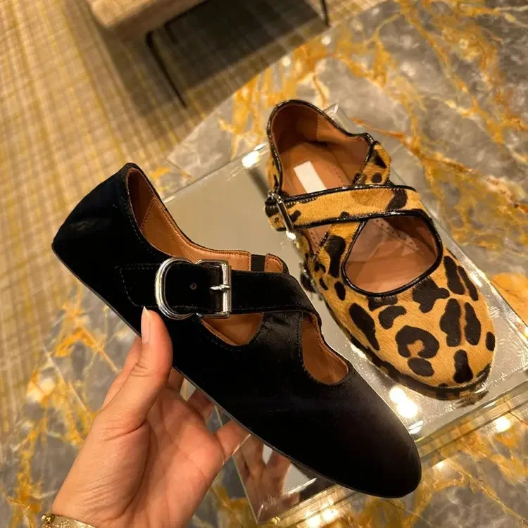 Popular Leopard Print Round Head Slippers with Cross Straps Flat Sole Single Shoes Ballet Dance Shoes Comfortable Breathable Wom