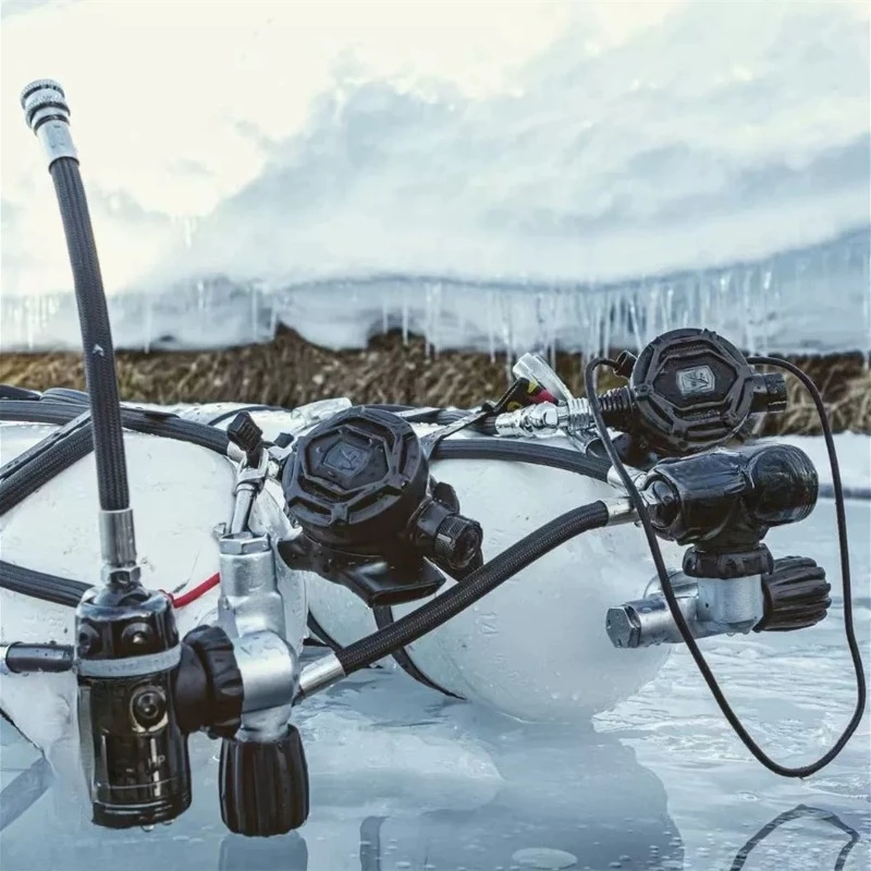 

Side-mounted regulator set, long and short throat diving rebreather
