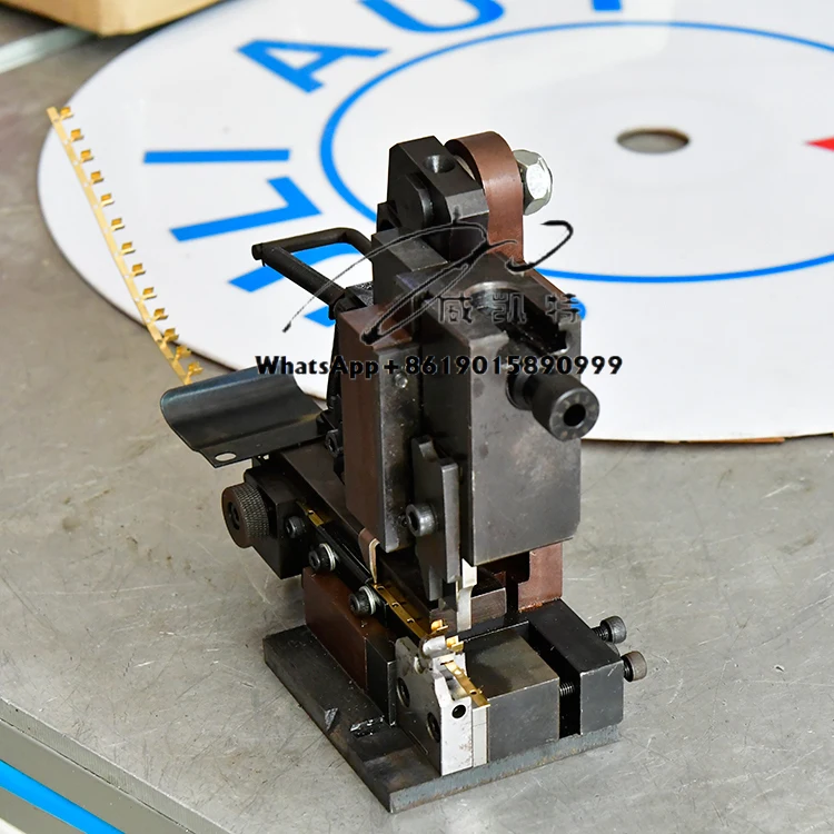 

Copper Core Wire Conductor Crimping Device Wire Connecting Machine U-shaped Terminal Crimping Applicator