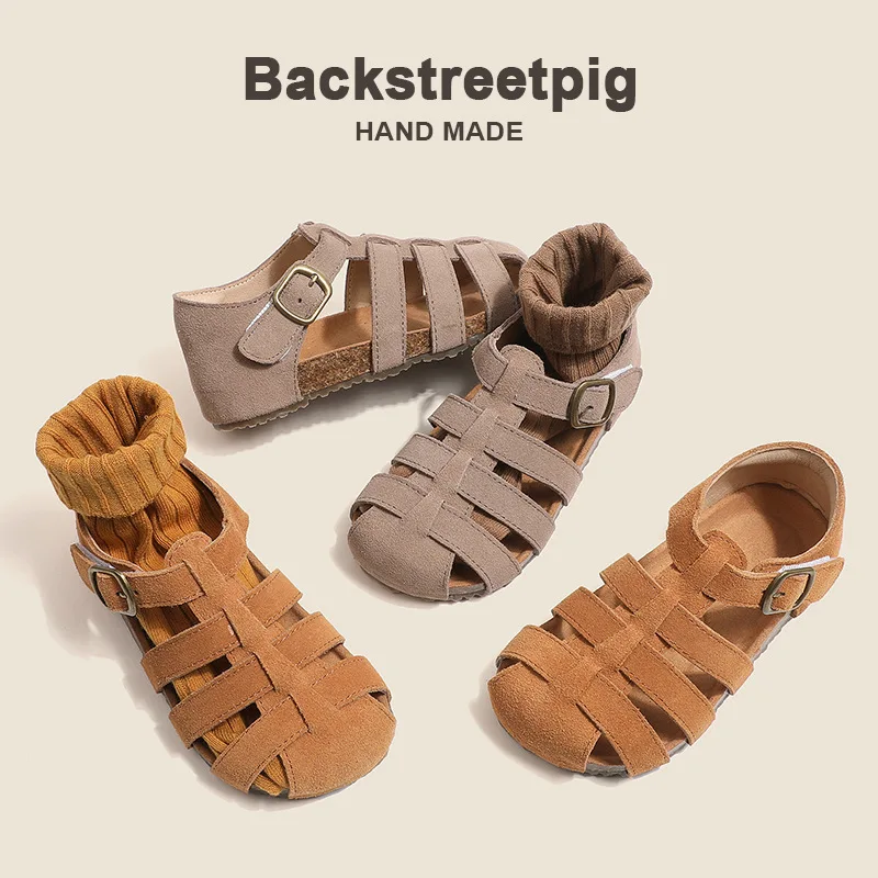 Sandali per bambini 2024 Estate Nuova Moda Birkenstocks Scarpe da spiaggia in pelle antiscivolo Fondo morbido Sandali per ragazze Scarpe per bambini