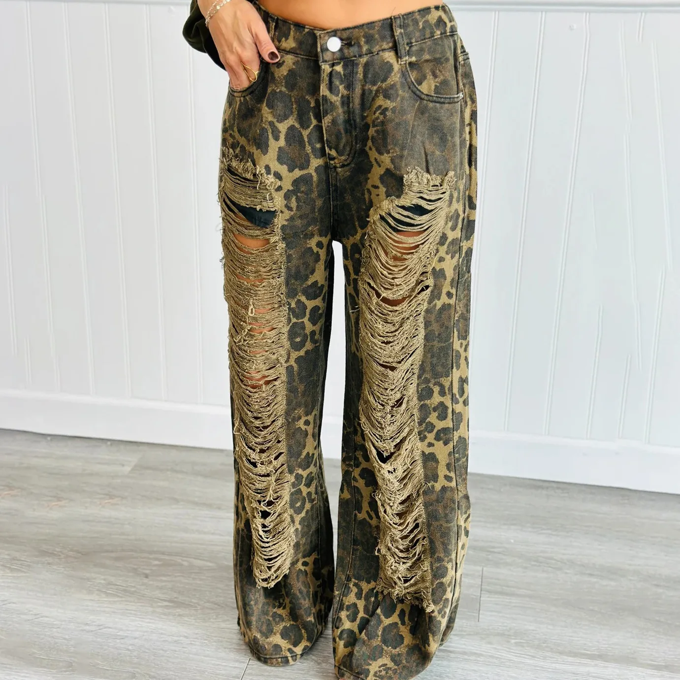 

2025 Street Style Heavy Industry Retro Leopard Pattern Cut Design Sense Jeans for Women