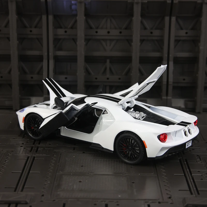 Simulación 1:24, supercoche de aleación Ford GT, colección de accesorios para coche, puertas y capó de motor, maletero se puede abrir