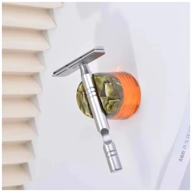 YAQI Mens Shaving Razor Holder Stand Sagrada Familia Resin Wet Shave Tools Best Gift for Men Mens Grooming Tools Mens Gift