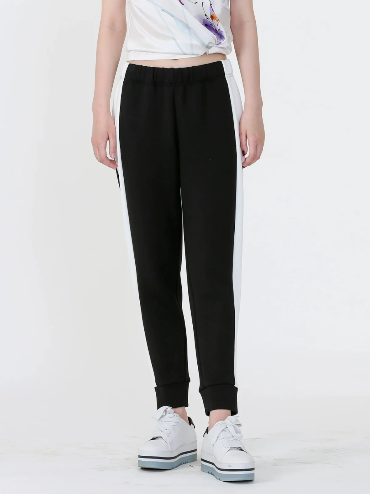 

Женские повседневные спортивные брюки-джоггеры с эластичным поясом, утягивающие, с воздушной прослойкой, конусообразным кроем и манжетами, из полиэстера с эластаном, в стиле колор-блок