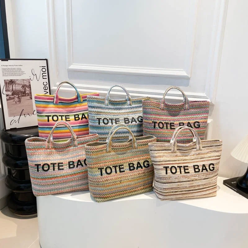 Neue gewebte Strohtasche, Tragetasche mit großem Fassungsvermögen, kontrastierende Strandtasche mit gestreiftem Buchstaben