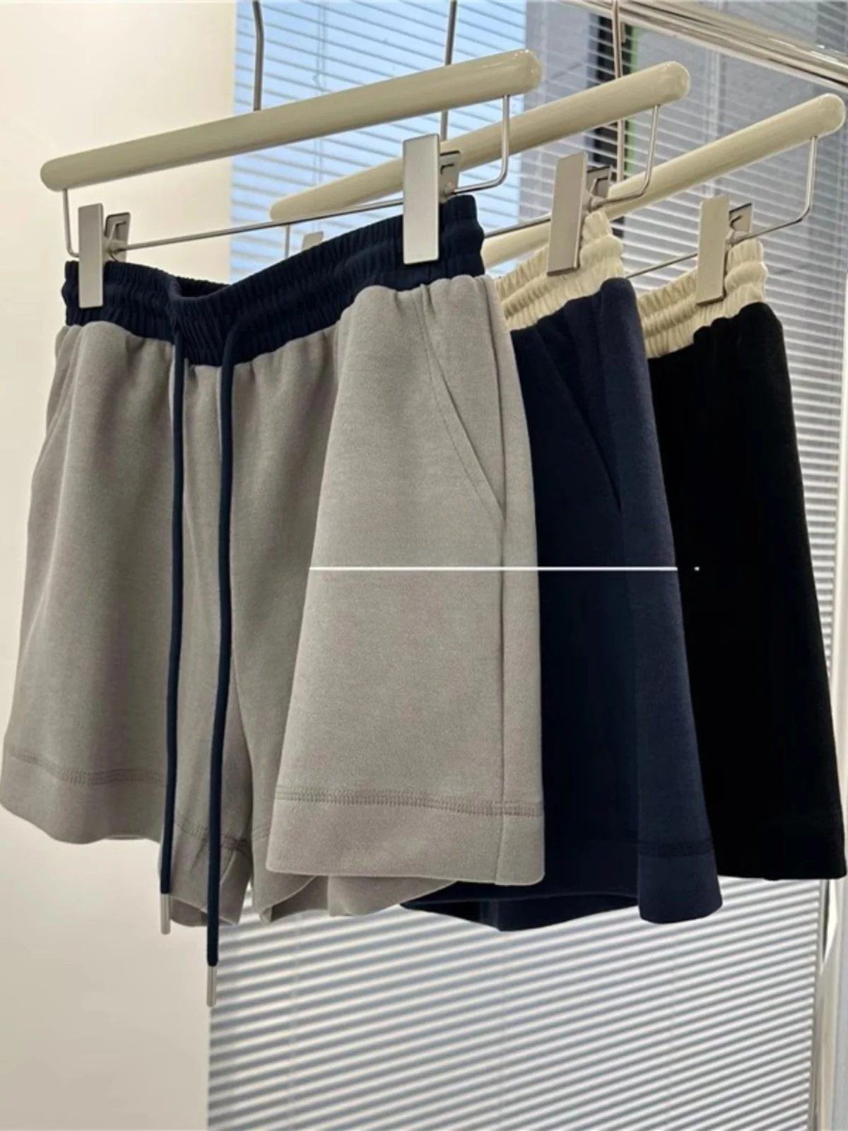 

Мужские летние спортивные шорты большого размера 300 Pou, свободного кроя, с цветными вставками, для активного отдыха, молодежные, повседневные, длиной до колена