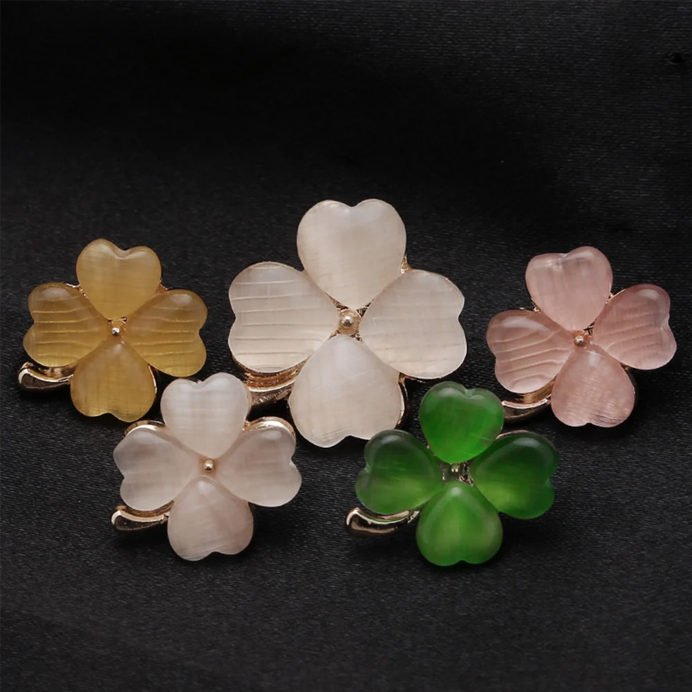 Green Four Leaf Clover Lapel Pin Shamrock Small Lovely New Plant Enamel Pin Badge Girls Dress Friends Gift 2023 New