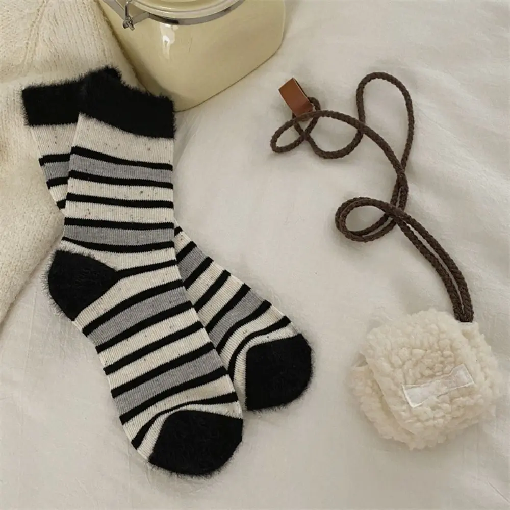 3Pairs Fashion Sweet Women Tube Socks Spot Patchwork Striped Mid-calf Socks Faux Mink Hair Furry Women's Stockings Winter