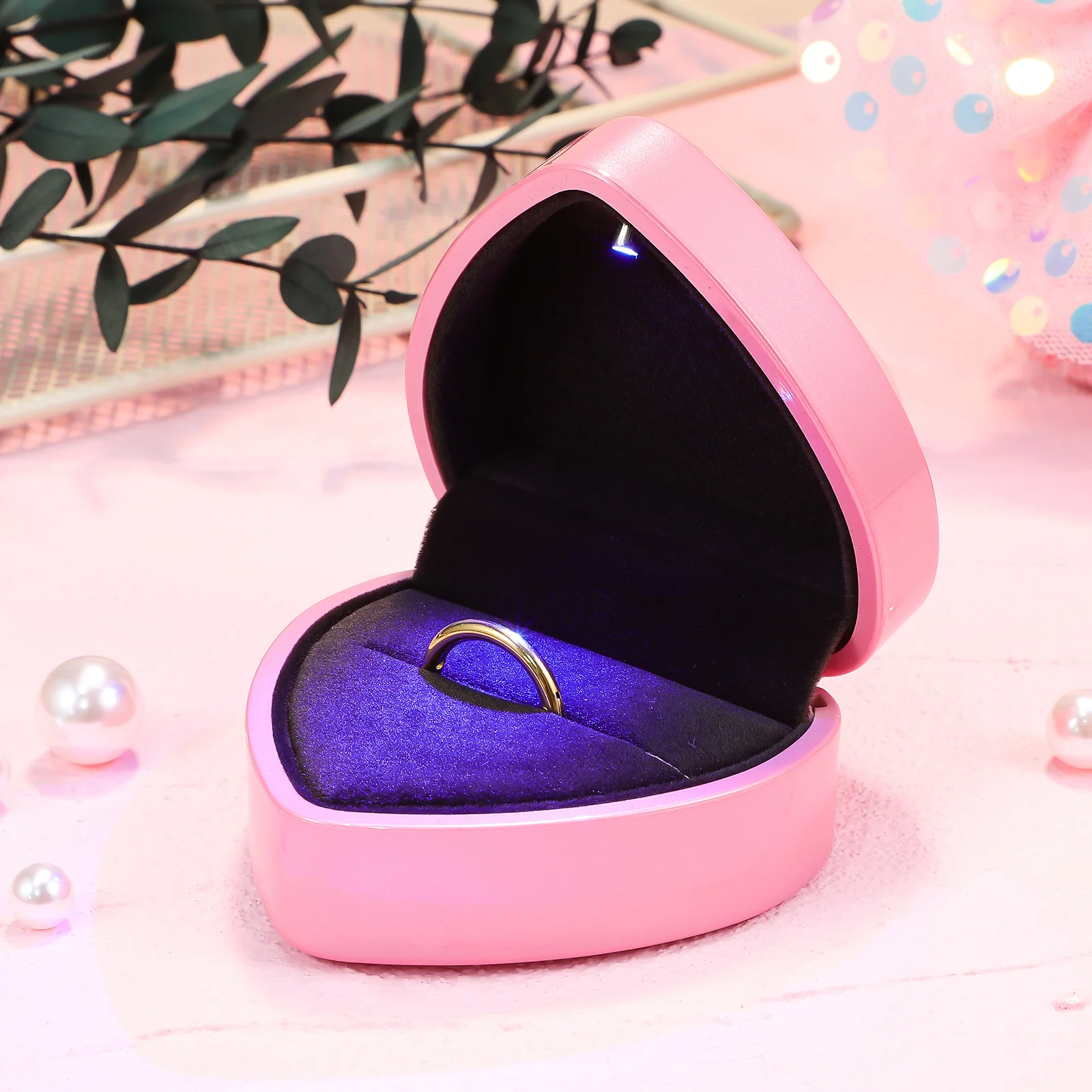 

LED Jewelry Box Heart Shaped Ring Holder Case Bride Pendant Women Wedding Engagement Romantic Design Lining Smooth Finish