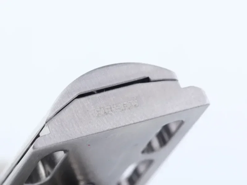 YAQI SLOPE 316 الفولاذ المقاوم للصدأ مائل سلامة الحلاقة رئيس 0.90 مللي متر الفجوة المهنية الرجال السفر الحلاقة أداة للاستخدام المنزلي 41 جرام