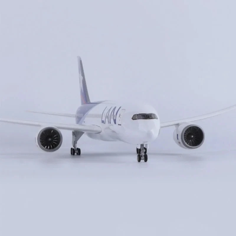 Imagem -05 - Modelo de Avião Fundido em Resina com Luzes Led Ornamento Aeronaves Chilenas Chile Air B787 Escala 1:130 43cm 787