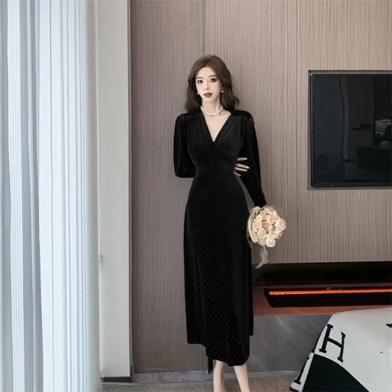 

Women's 2023 Autumn/Winter New Design Sense Elegant and Elegant Temperament Mature Wind Slimming Fashion Mid Length Dress