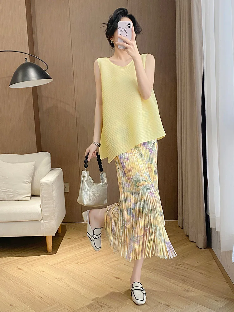 Conjunto de saia midi com bainha floral e borlas, amarelo, sem mangas, com babados, meia crimento, roupa de verão, respirá...