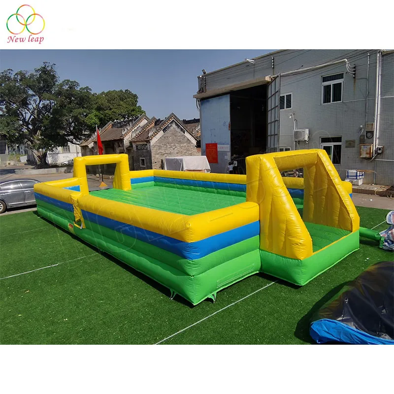 大人用商業用ビニール製インフレータブルスポーツゲーム、スリップ・アンド・スライド、人間用サッカーピッチ、内蔵送風機、印刷ロゴ付き