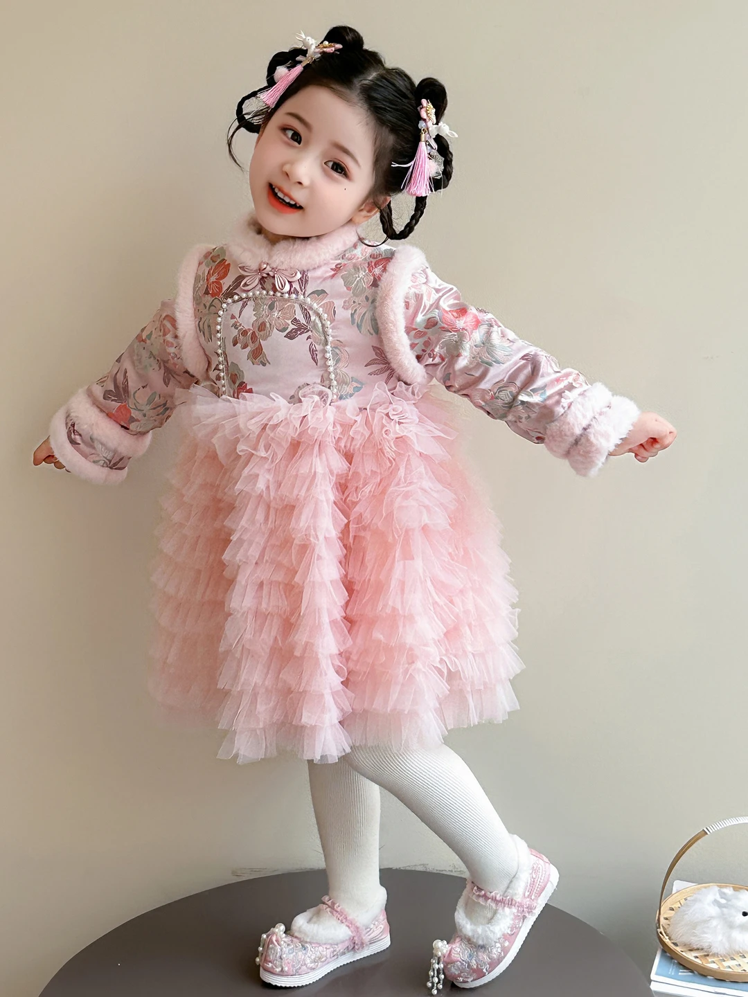 

Детская зимняя модная одежда: хлопковая юбка с жемчужной вышивкой и флисовой подкладкой в традиционном китайском стиле для девочек