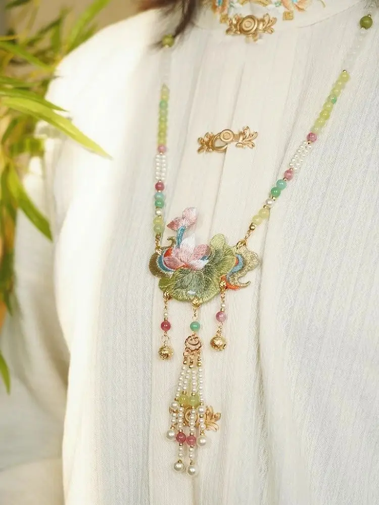 Original Ancient Clothing Wreath with Long Back Cloud Fresh All-match Double-sided Embroidery Lotus Horse Skirt Chinese Necklace