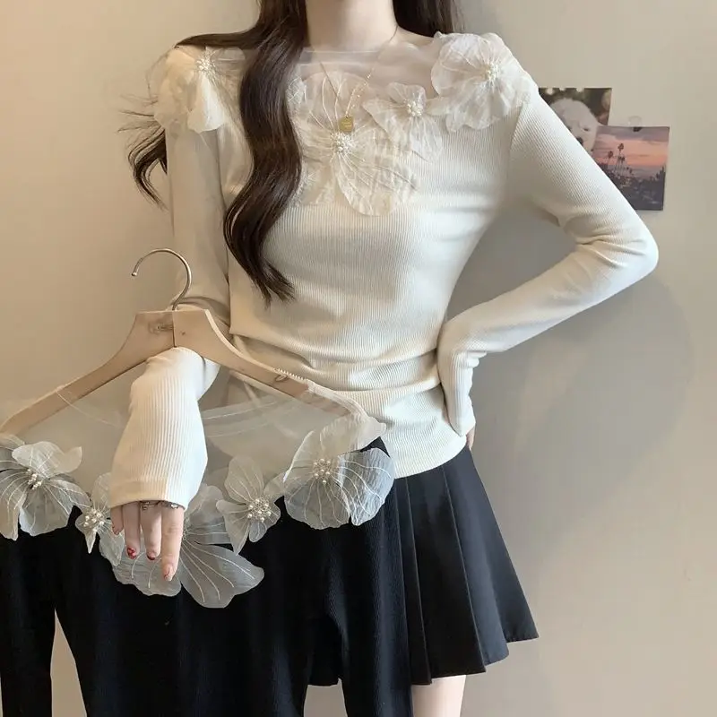 

2026 Spring Three-dimensional Flower Long-sleeved T-shirt Slim-fit Shirt Ambient Top Apricot