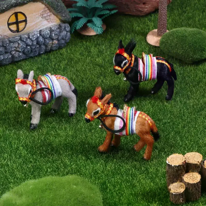 Encantadora estatuilla de burro negro con arnés de rayas coloridas y cascabel, decoración de escritorio para el hogar o la Oficina, estatua interior para sala de estar