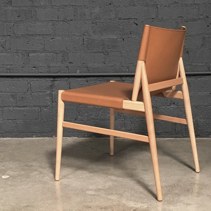 كرسي مصمم إيطالي، سرج جلدي، كرسي طعام نورديك، بساطة من الخشب الصلب