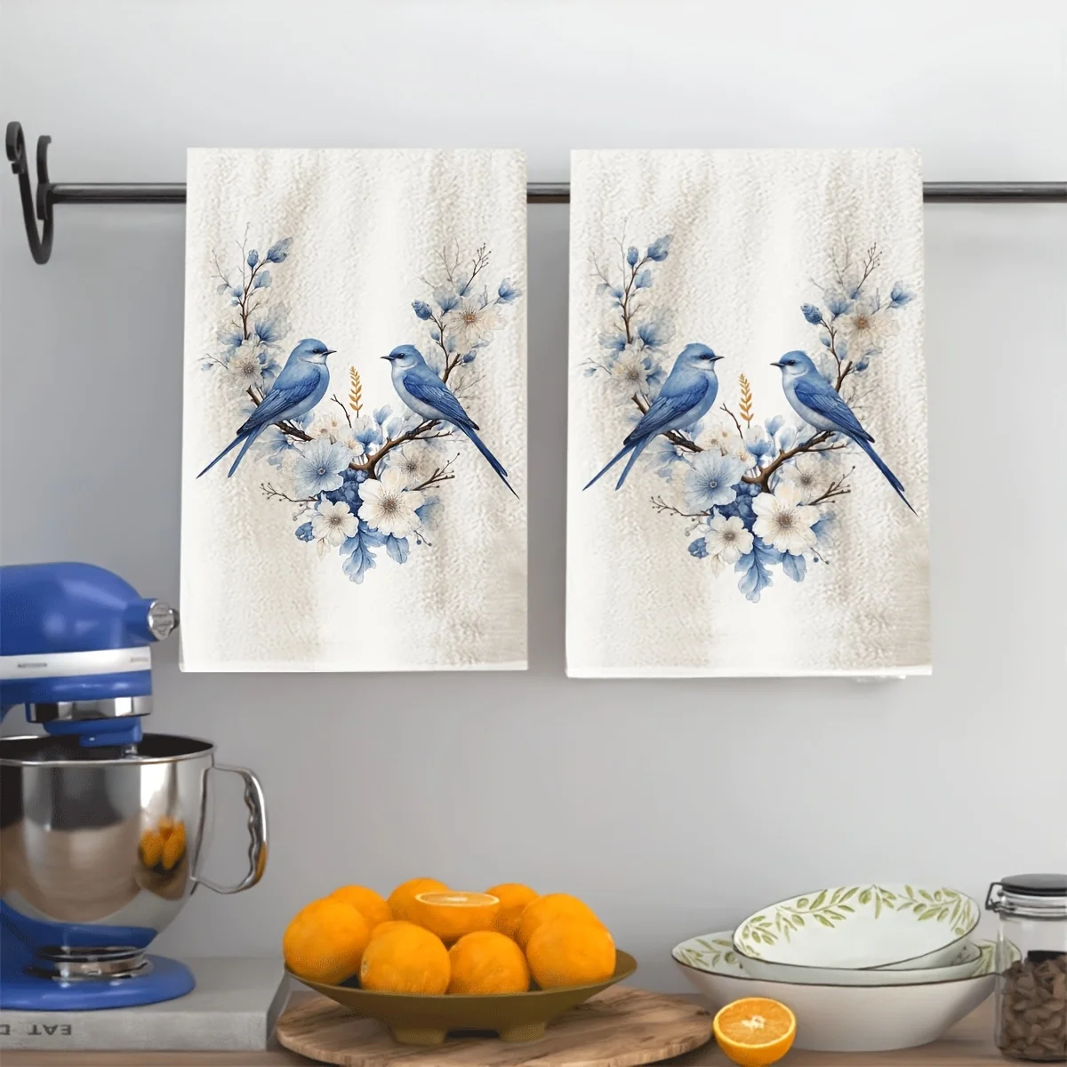 1 Piece White Base with Blue Birds and Flowers, Modern and Stylish Towel Design, High-Quality Texture, Trendy Color Scheme, Skin-Friendly, Suitable for Washing Face, Washing Dishes, Wiping Hands, Kitchen Cleaning, a Great Home Helper, Halloween and Christmas Gift