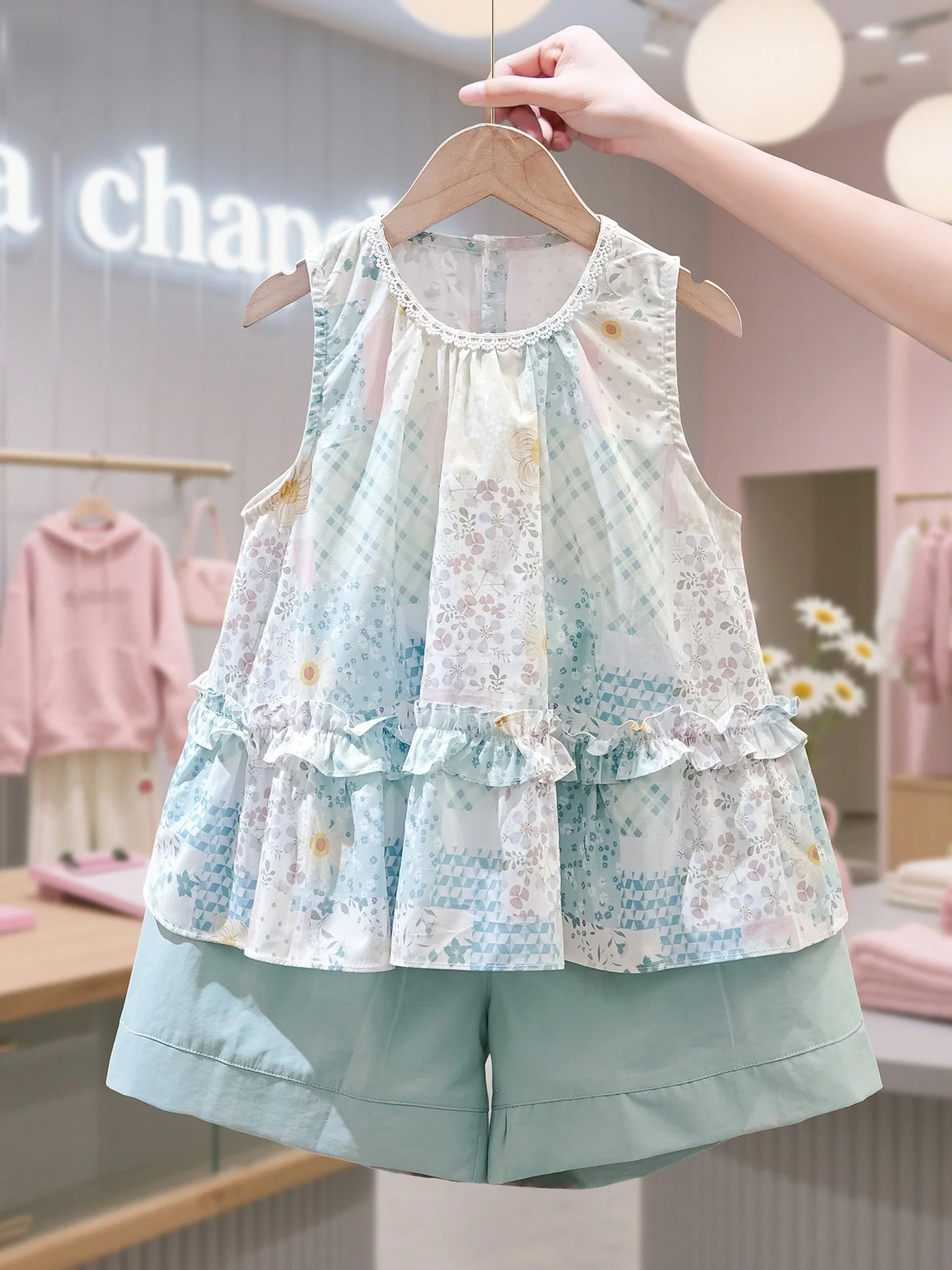 la-chapelle-children's-summer-outfit-girls-two-piece-set-stylish-trendy-casual-breathable-lightweight-printed-comfortable