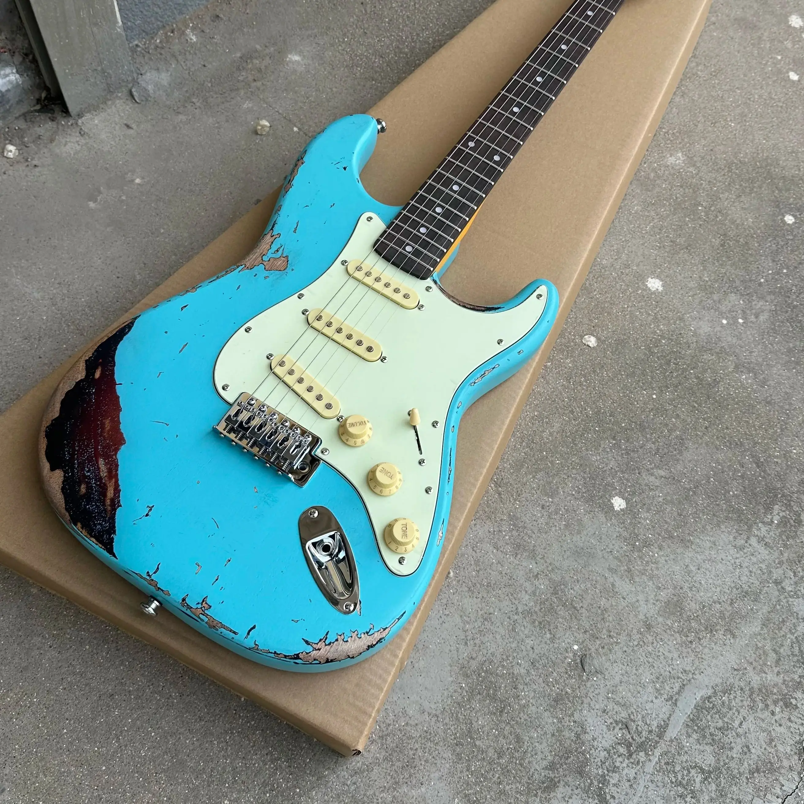 

Blue Handed Relics electric guitar 6 strings Rosewood fretboard chrome hardware in stock free shipping