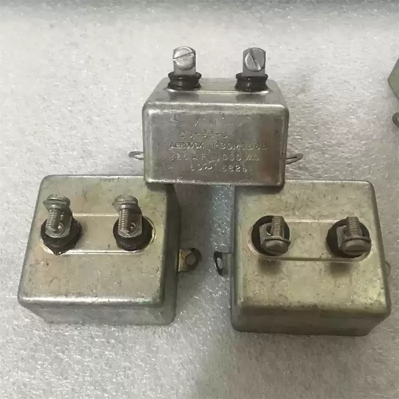 Condensatore ad immersione ad olio con accoppiamento della cistifellea AEROVOX americano antico 0,25 UF 1000 V CA generazione 3000 V
