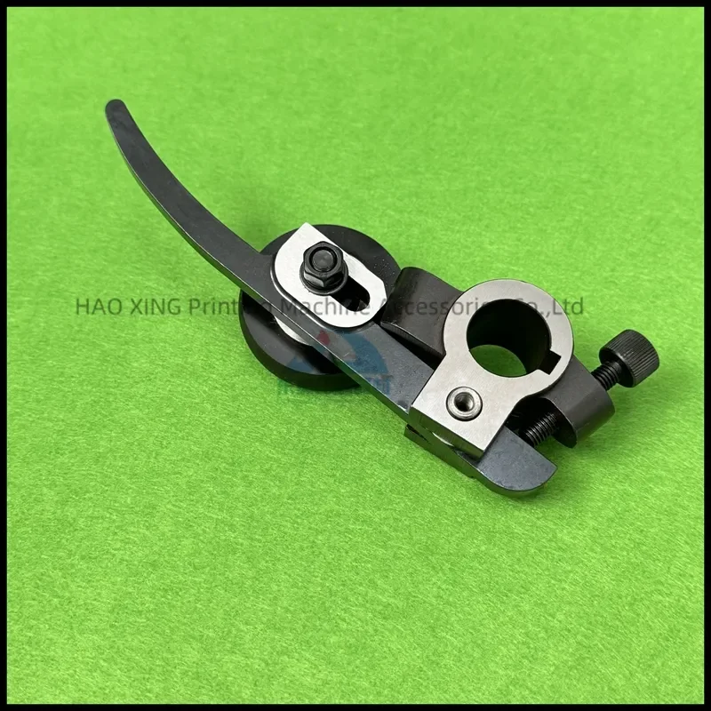 

Ролик для деталей машины Komori с кронштейном для офсетной печатной машины, запасные части, бумажный ролик, бегун для печатной машины