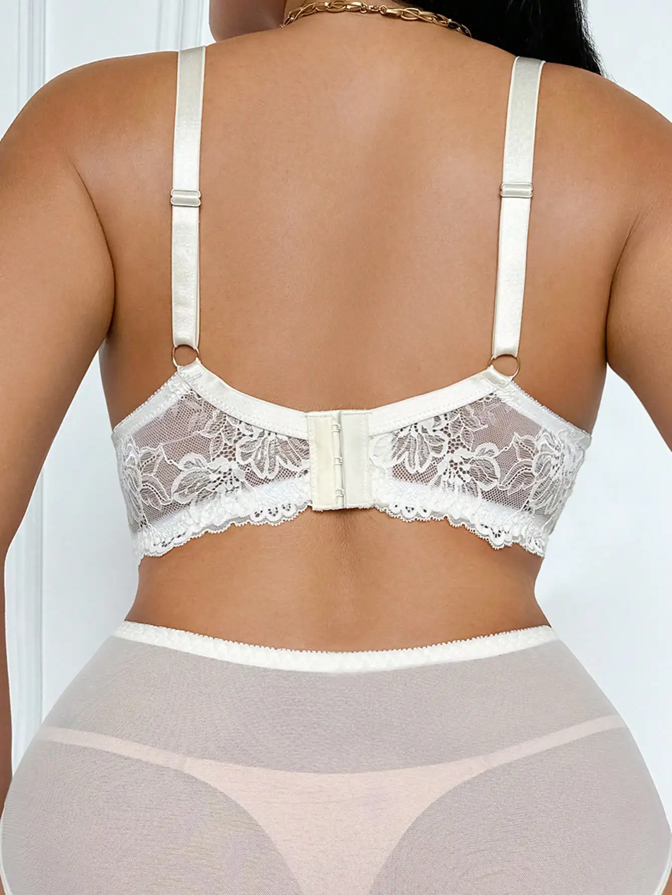 High quality 1 set of plus size lace bra set fashionable and sexy suitable for party underwear women's large underwear Set J3743