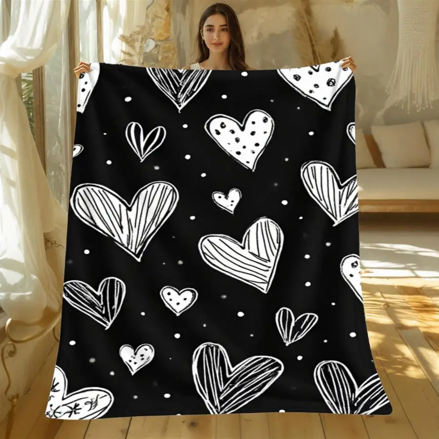 1pc Warm Premium Flannel Blanket with Playful Hand-Drawn Heart Sketch Pattern on Black Background, High Contrast Monochrome Decorative Throw for All Seasons, 280GSM Perfect As Home Decoration & Holiday Gift Choice