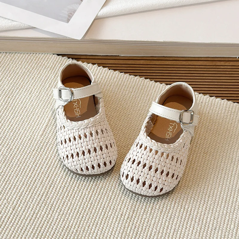 Spring Autumn Girl Hollow Shoe 2026 New French Child Soft Shoe Retro Girl Anti Slip Daily Matching Skirt Lefu Leather Shoes