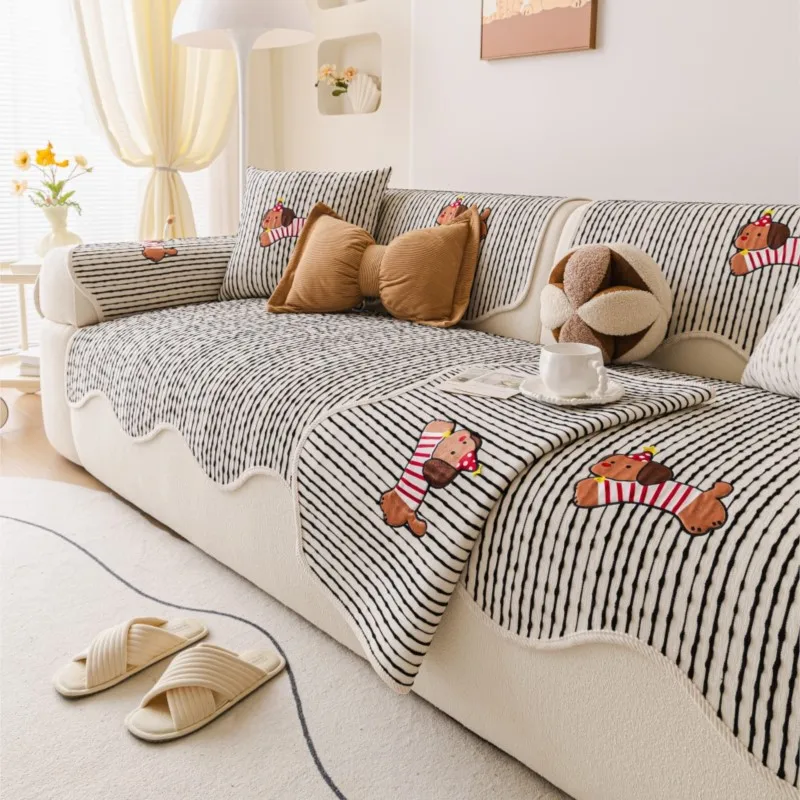 2026 Autumn Sofa Protector Arc Edge Soft Anti-Skid Living Room Striped Sofa Mats Puppy Print Sofa Cushion Cover Mats Non-Slip