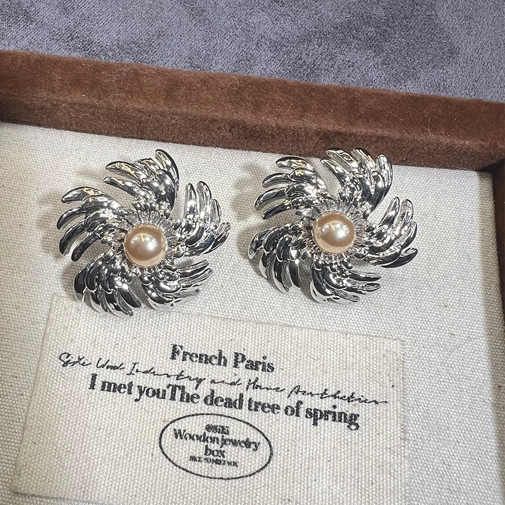Western court silver retro stud earrings bloom  925 silver needles light luxury high sense medieval vintage earrings