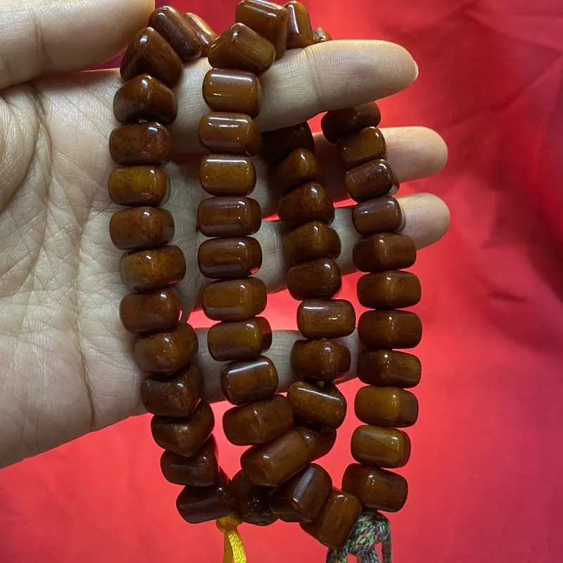 Traditional Tibetan folk-style antique-style hand-held Buddhist prayer beads with aged patina, available as gifts and for collec