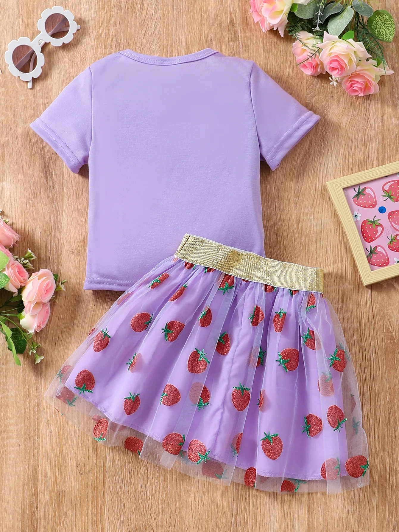 Short sleeved strawberry mesh skirt set for girls, middle and young children