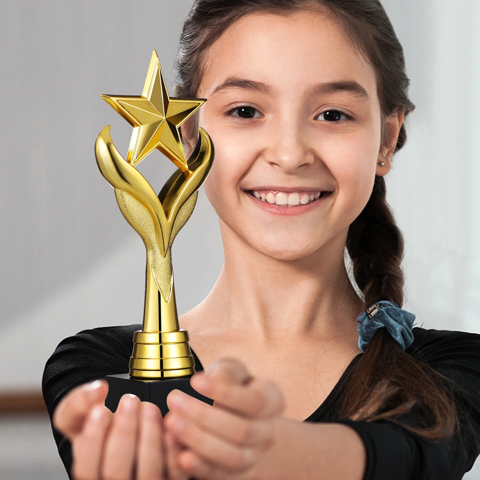 

Golden Star Award Winner Decorative Sports Competition Ceremony Party Favor Sturdy Plastic Metallic Finish Unique Design Star