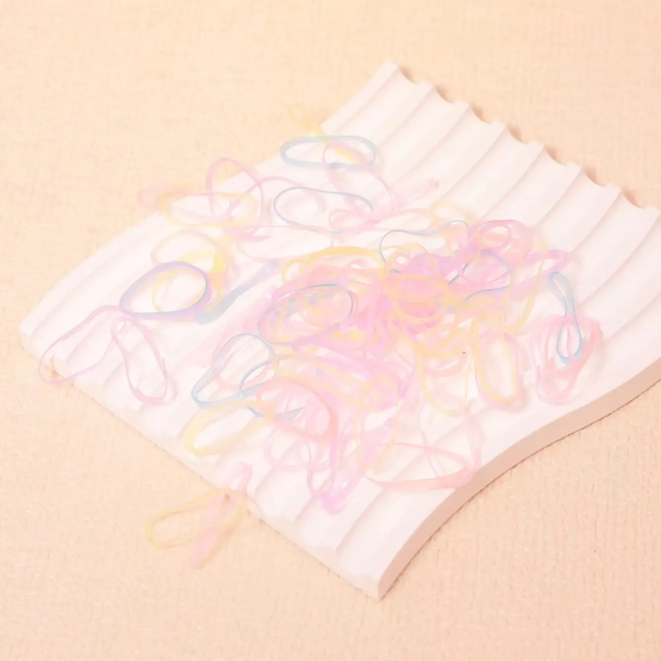 500pcs Colorful Elastic Hair Bands Set, Multiple Colors Small Hair Ties in Storage Box, Special for real hair wigs