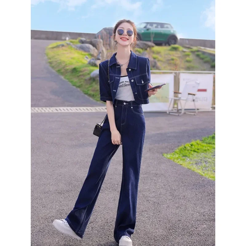 

Модная повседневная женская джинсовая короткая куртка и широкие брюки, комплект из 2 предметов, новая летняя рабочая форма в стиле 2025 года